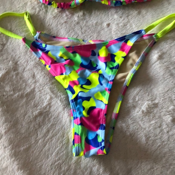 Brand new sexy bikini - Picture 3 of 7